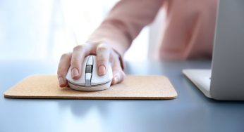 Non solo tastiera e schermo, anche il mouse del pc va igienizzato: come farlo senza rischiare di danneggiarlo