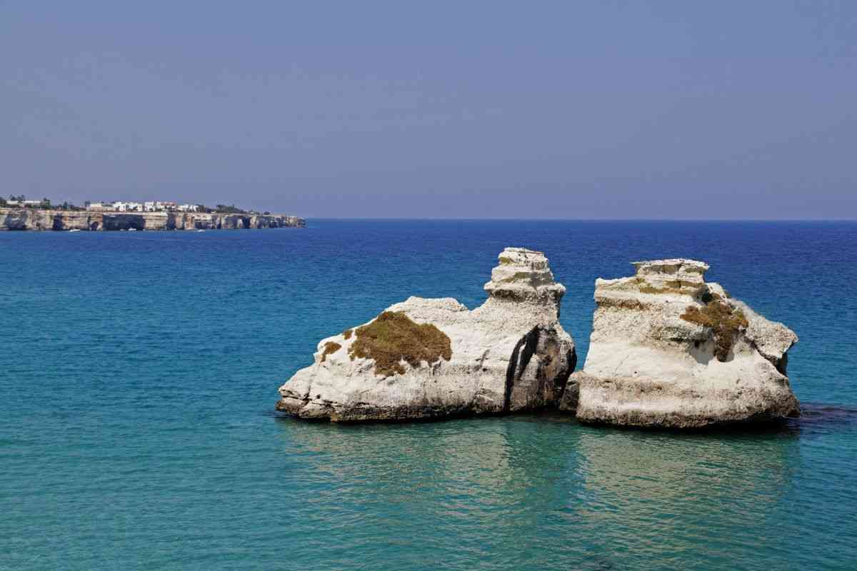 la leggenda dietro "le Due Sorelle" a Torre dell'Orso