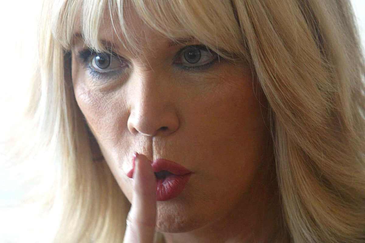 Amanda lear: umiliante verità