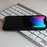 guardi pc e cellulare contemporaneamente