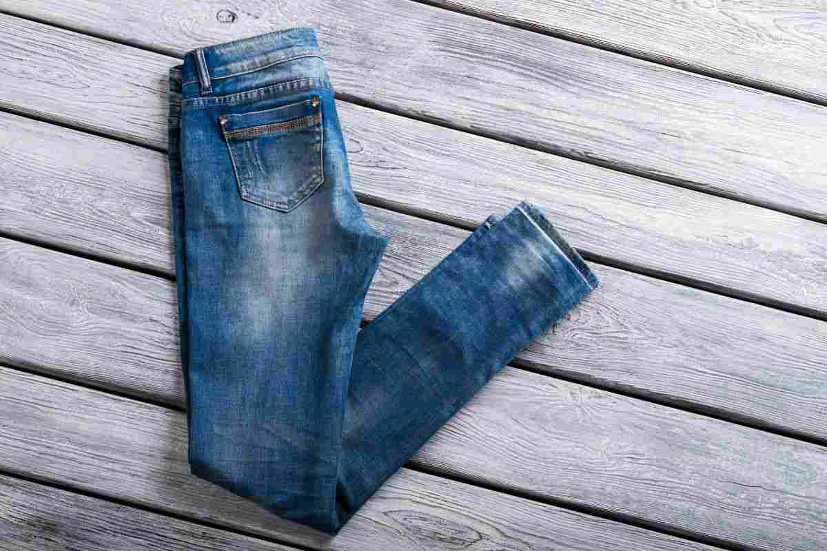 Jeans troppo lungo come accorciarlo